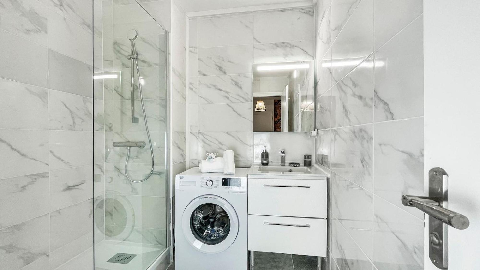 Homey La Coloc Mugi - Colocation Haut De Gamme - Chambres Privees - Balcon - Wifi Et Netflix - Proche Transports Commun 안마스 외부 사진