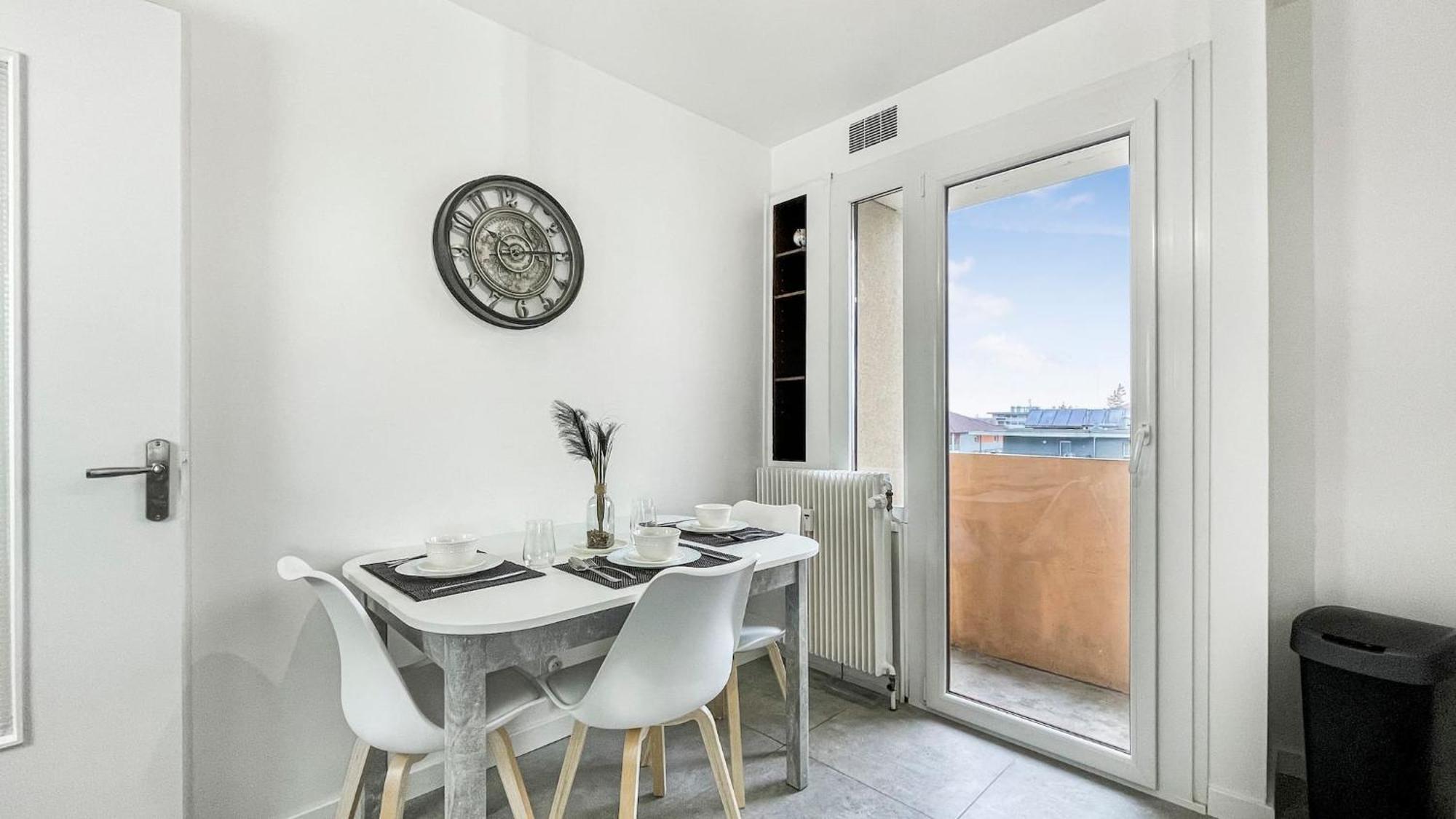 Homey La Coloc Mugi - Colocation Haut De Gamme - Chambres Privees - Balcon - Wifi Et Netflix - Proche Transports Commun 안마스 외부 사진